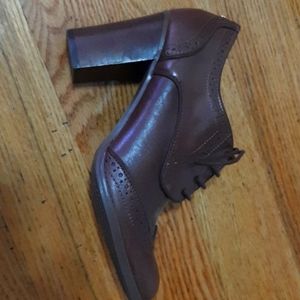 Tommy Hilfiger brown lace up heels